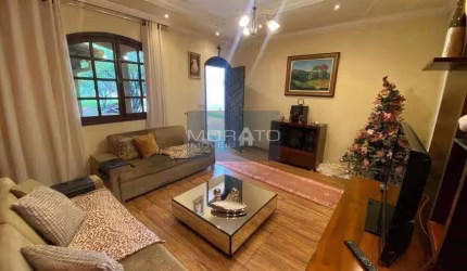 Casa com 3 Quartos e 2 banheiros, 06 Vagas de Garagem, no Bairro Novo Eldorado