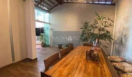 Casa Maravilhosa em condomínio no centro de contagem.
