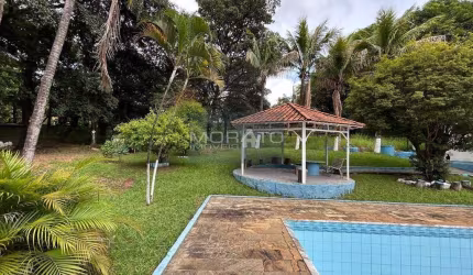 Lote de Esquina 1.800m², no Bairro Pedra Azul