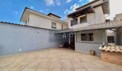 Casa 4 Quartos, 3 Vagas no Bairro Jardim Riacho das Pedras