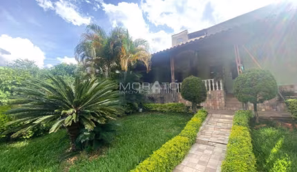 Casa 3 Quartos, 1 Suíte, 3 Vagas de Garagem, no Bairro Glória