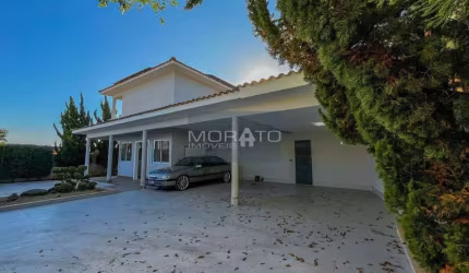 Casa 4 Quartos, Suíte Máster, 6 Vagas de Garagem, no Bairro Bandeirantes