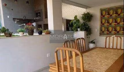 Casa 3 Quartos, Suíte, Closet e 04 Vagas de Garagem, no Bairro Alípio de Melo
