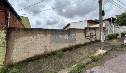 Lote residencial plano com 360m² a venda no Bairro Álvaro Camargos