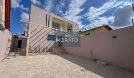 Casa 3 quartos, suíte, 3 Vagas de Garagem, no bairro Santa Rosa
