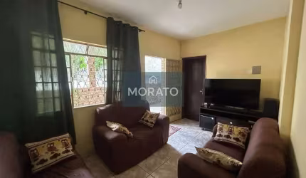 Casa com 3 quartos sendo 1 suíte sendo 4 vagas no Bairro Coqueiros.