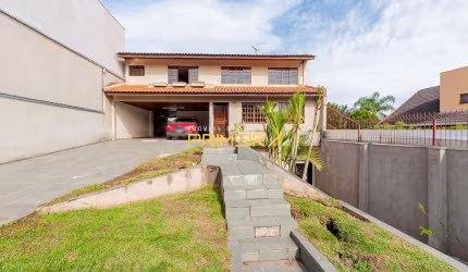 Sobrado 4 quartos, 8 vagas - Tingui