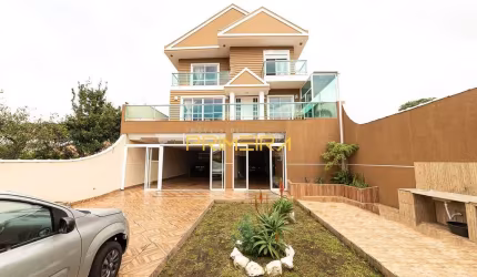 Sobrado de 432m², 3 suítes, 9 vagas de garagem