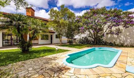 Casa em condomínio à venda  em Santa Felicidade