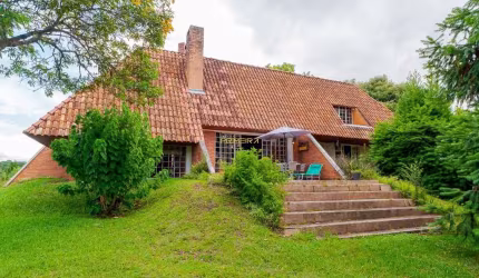 Casa de 163m à venda em condomínio fechado