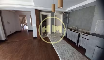Casa semi-mobiliada com 3 dormitórios à venda