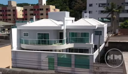 Casa com 3 quartos à venda na Rua Uruguai, 186, Nações, Balneário Camboriú por R$ 2.550.000
