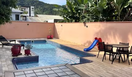 Casa com 3 quartos à venda na Ildefonso Martins, 267, Barra, Balneário Camboriú por R$ 2.950.000