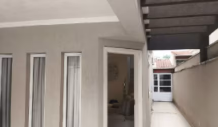 Vendo Uma Casa Na Região De Ribeirão Pires Com 3 Quartos Por 495 Mil.