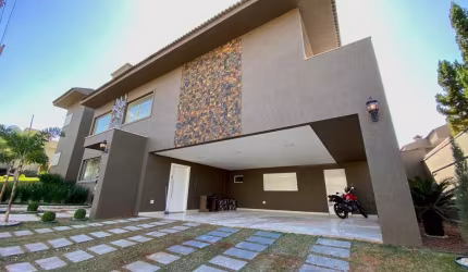 Luxuoso Triplex no Damha IV com 4 Suítes, Piscina de Raia e Acabamento Impecável!