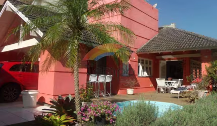 Casa plana, perto de tudo!