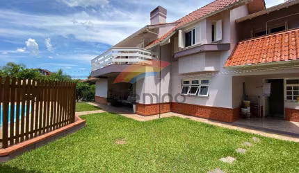 Casa à venda, 4 dormitórios, sendo 1 suíte master em ótima localização em Novo Hamburgo/RS