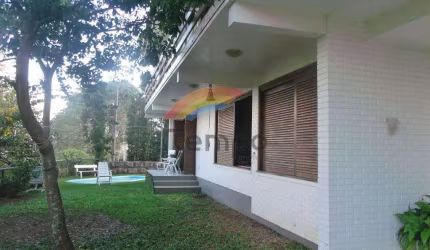 Casa Residencial de 6 quartos no bairro Jardim Mauá