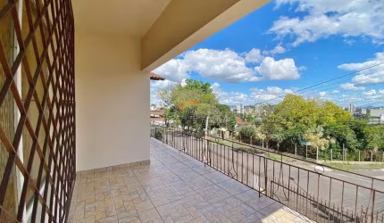 Casa com 3 dormitórios à venda, 243m² por R$ 640.000 - Primavera - Novo Hamburgo/RS