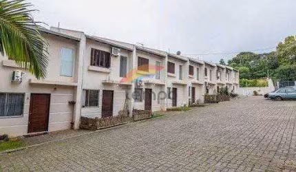 Sobrado em condomínio com 2 dormitórios, 1 vaga de garagem em Novo Hamburgo