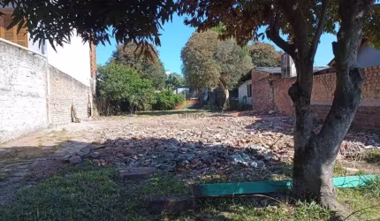 Terreno com 432 m² no Bairro Canudos