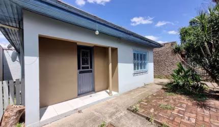 Casa com 4 dormitórios.