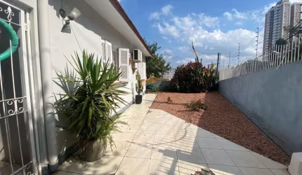 Casa com 3 dormitórios, localizado no Bairro Guarani de Novo Hamburgo/RS
