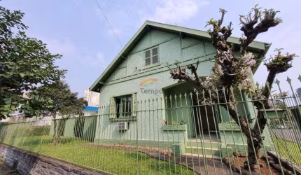 Casa com 3 dormitórios.