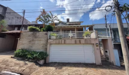 Casa Residencial de 4 quartos no bairro Ideal