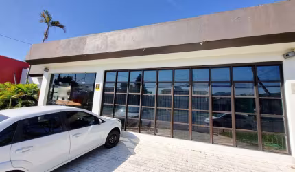 Prédio Comercial no bairro Hamburgo Velho