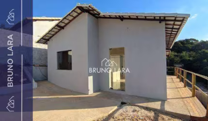 Casa à venda em Farofa, São Joaquim de Bicas.