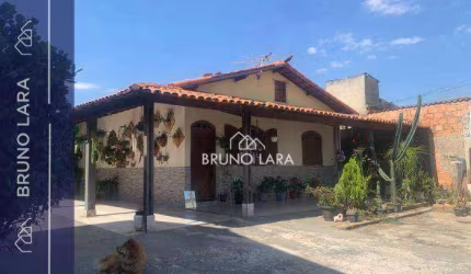 Casa à venda em Betim/MG - Bairro Jardim Petrópolis