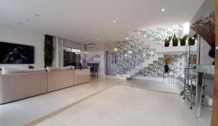 Casa à venda 3 Quartos, 3 Suites, 3 Vagas, 370M², Recreio dos Bandeirantes, Rio de Janeiro