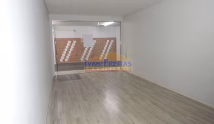 Loja em ótima localização no Portão