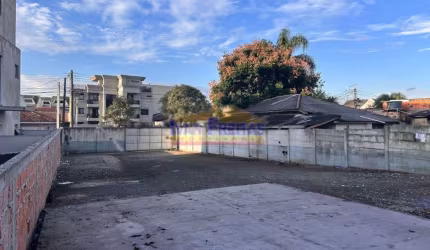 Amplo terreno limpo no Fazendinha