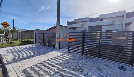 Casa à Venda Com  Suíte e Piscina Pontal do Paraná