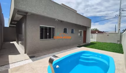Casa Nova à Venda com Piscina 450 metros do mar Matinhos
