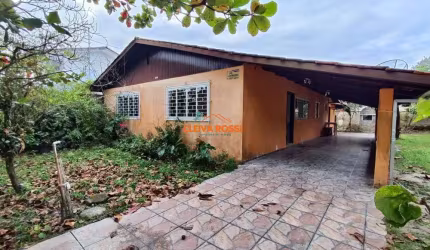 Casa à Venda com Amplo Terreno de Esquina Pontal do Paraná