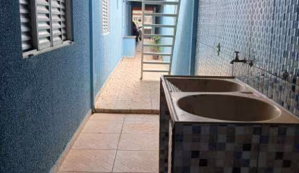Casa com 3 dormitórios para alugar, 80 m² por R$ 1.580,00/mês - Jardim Basilicata - Sumaré/SP