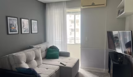 Apartamento com 2 Dormitórios (1 Suíte), 2 Sacadas e Vaga de Garagem – Barreiros, São José/SC