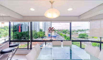 Apartamento com 3 quartos para alugar na Avenida Victor Barreto, 2000, Centro, Canoas por R$ 5.500