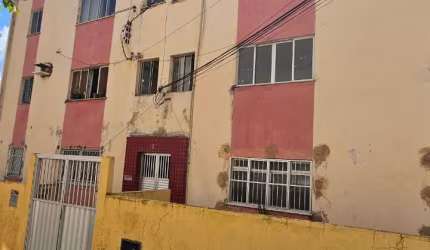 Apartamento com 02 quartos para venda no Imbuí, Salvador, Bahia.