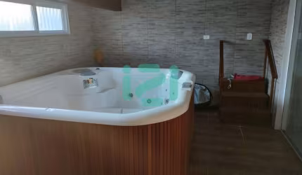 CASA COM HIFROMASSAGEM- CENTRO DE GUARATUBA