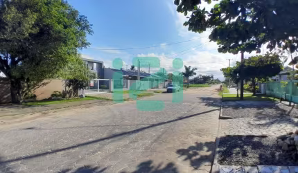 CASA COM 300m² ÁREA CONSTRUÍDA  -  NEREIDAS