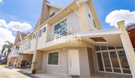 TRIPLEX EM ÓTIMA LOCALIZAÇÃO NO BOQUEIRÃO