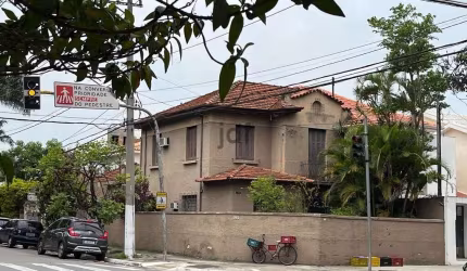 Sobrado Padrão  no privilegiado bairro Jardim Paulista, em São Paulo - SP.