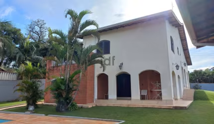Chácara com 4000 m2 de terreno semi plano
