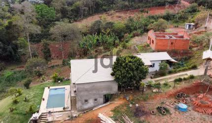 Chácara em Moreiras, Mairinque/SP com vista para área verde !