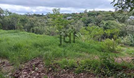 Terreno em condomínio à venda, com área total de 11880m² rodeado de área verde