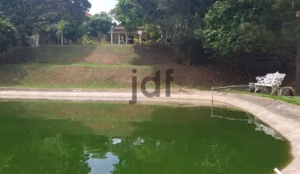 Terreno em Condomínio em Porta do Sol, Mairinque/SP com boa topografia, pomar formado, tanque para peixes  e pequena edicula construída.
